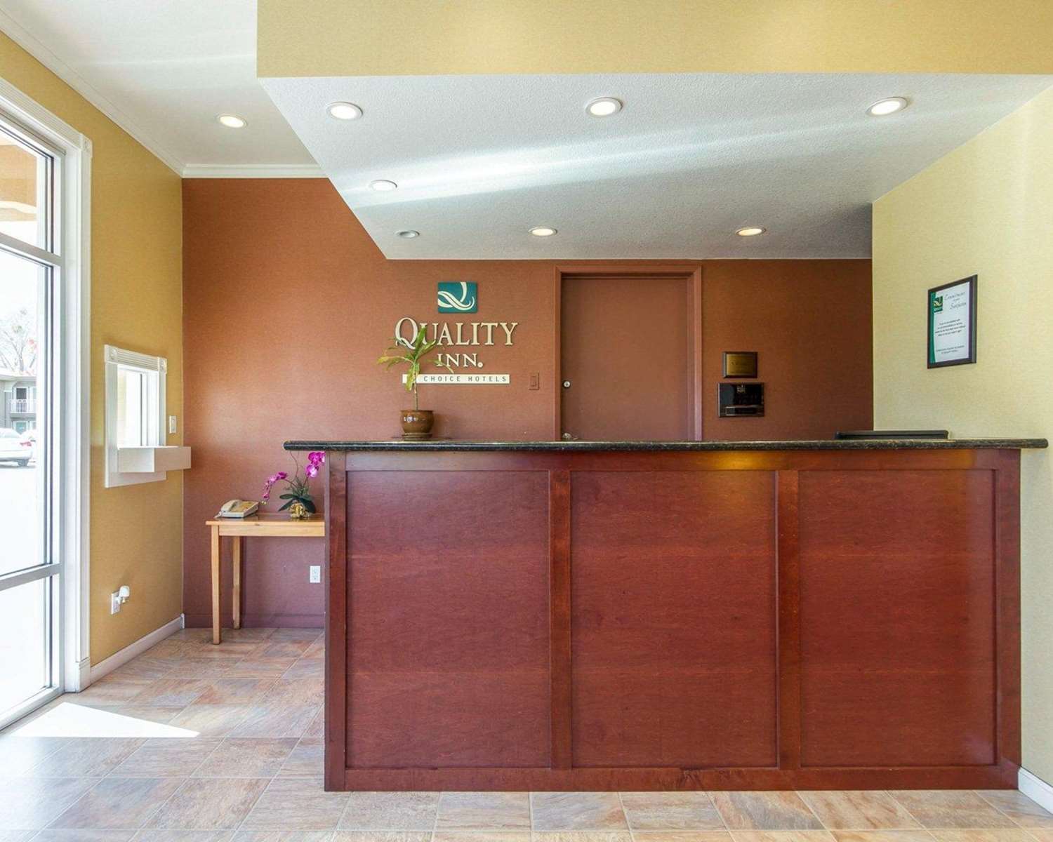 Quality Inn Ukiah, CA 14/43
