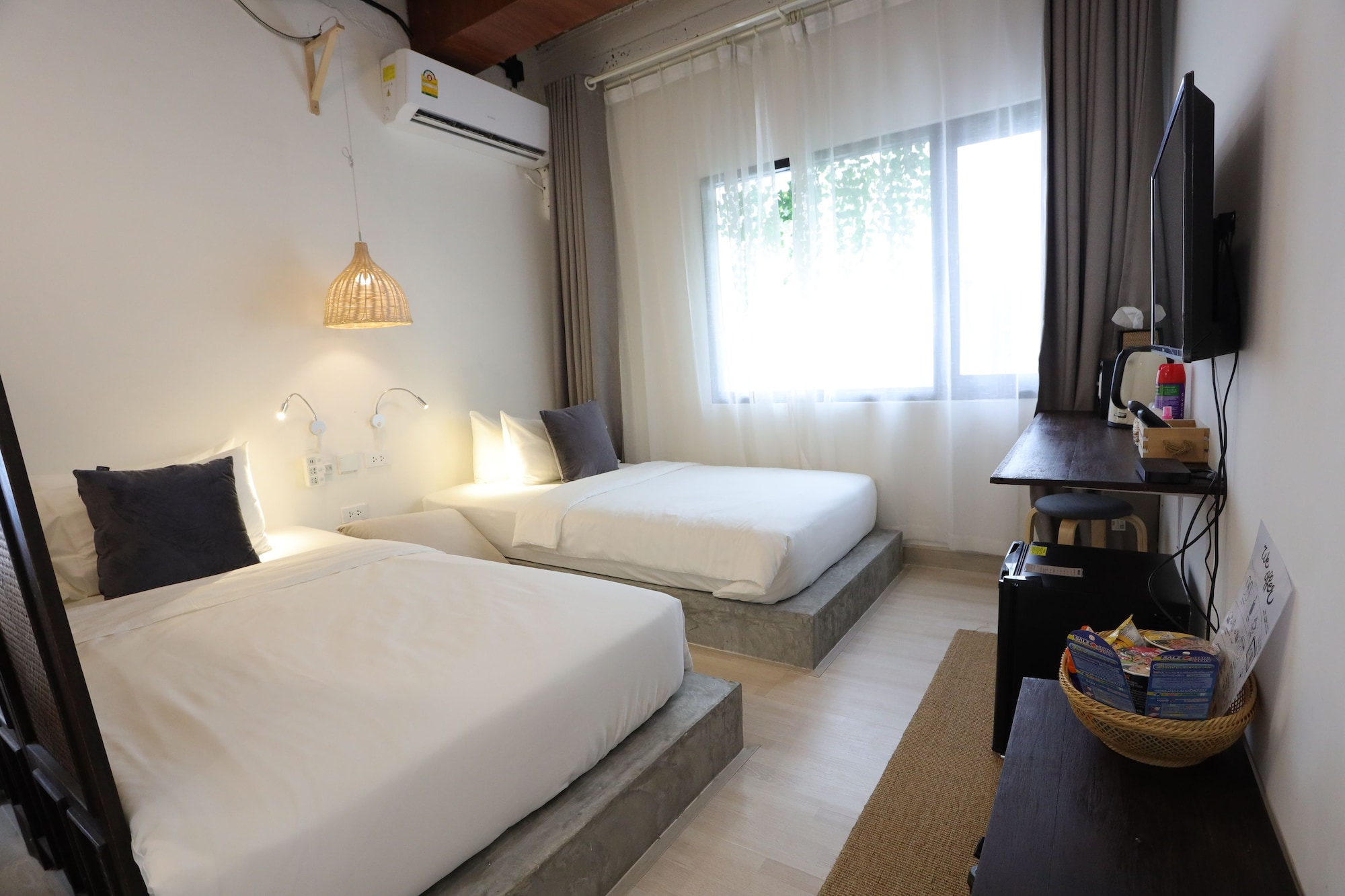 غرفة بريميير بسريرين منفصلين، Yolo Bangkok Boutique Hotel 6/8