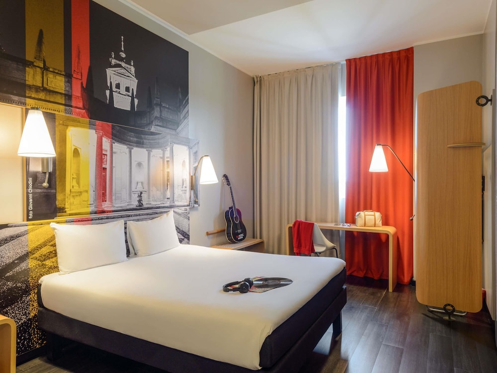 Ibis Milano Fiera 22/70