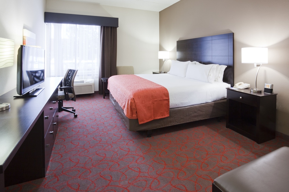 Holiday Inn Express Hotel &amp; Suites BLOOMINGTON WEST 18/52