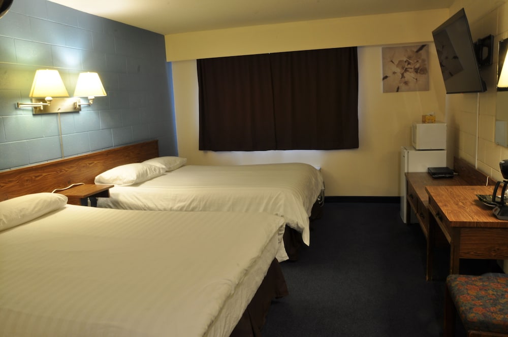 Canadas Best Value Inn Mile 0 8/10