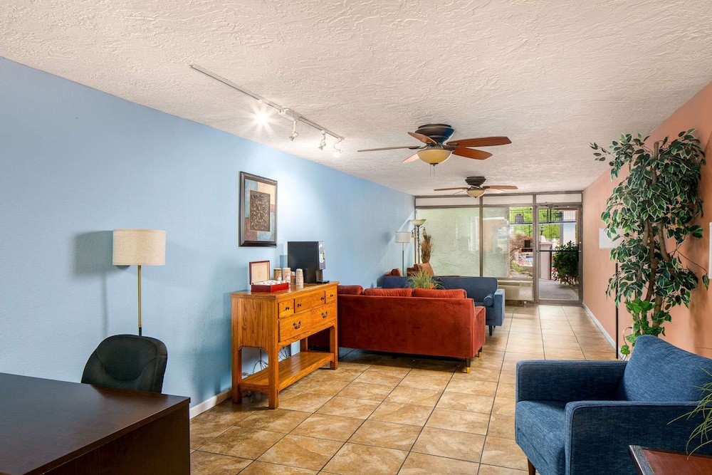Americana Inn a Travelodge by Wyndham 30/50