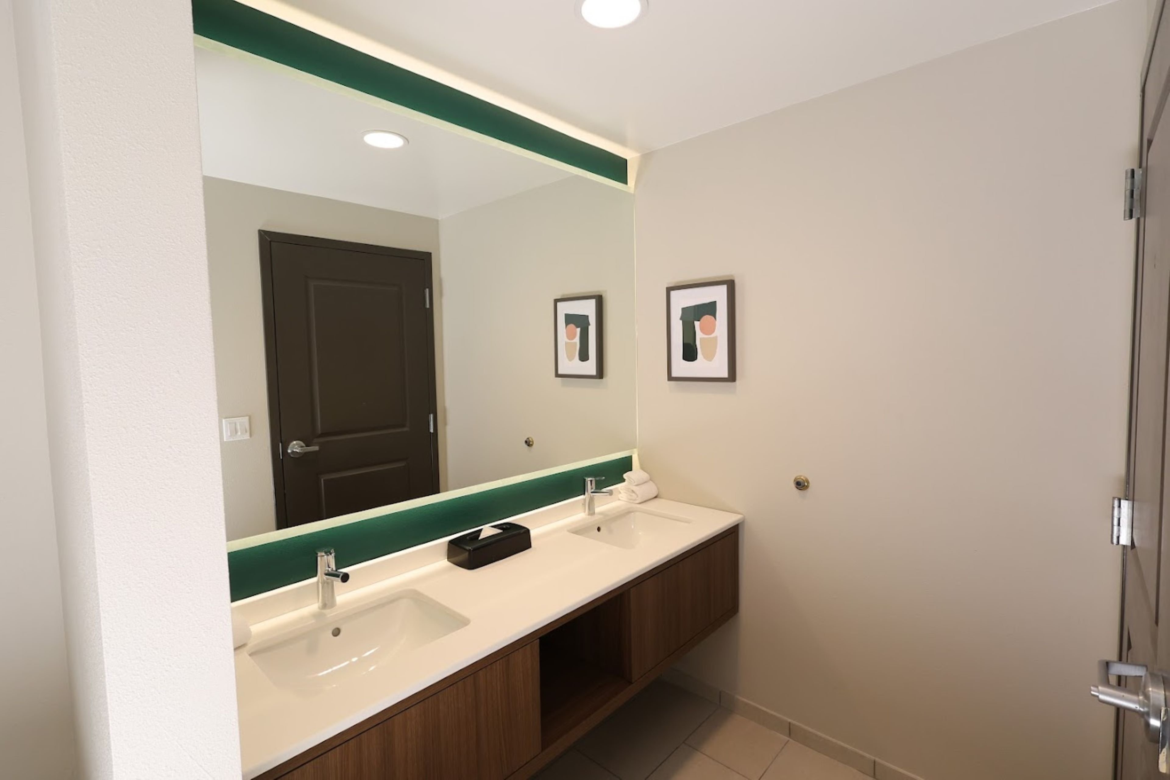Holiday Inn St. Louis Fairview Heights 69/72