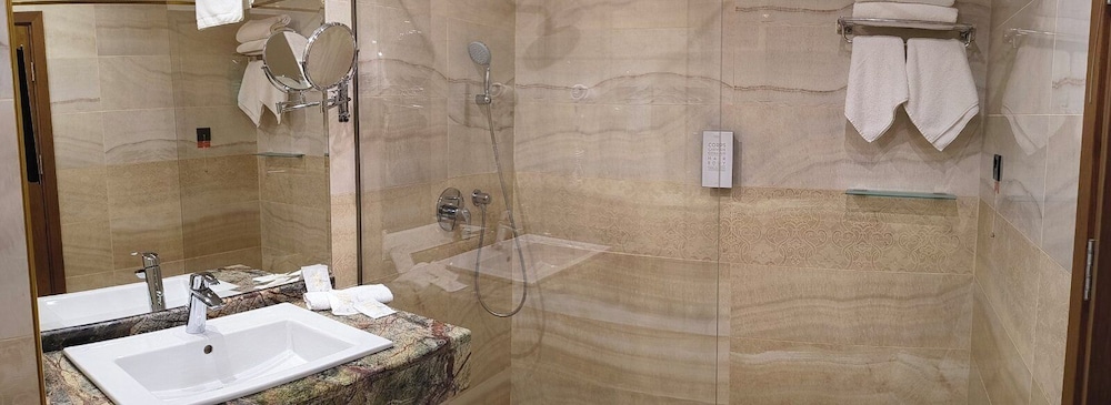 Golden Tulip Varna Hotel 41/42