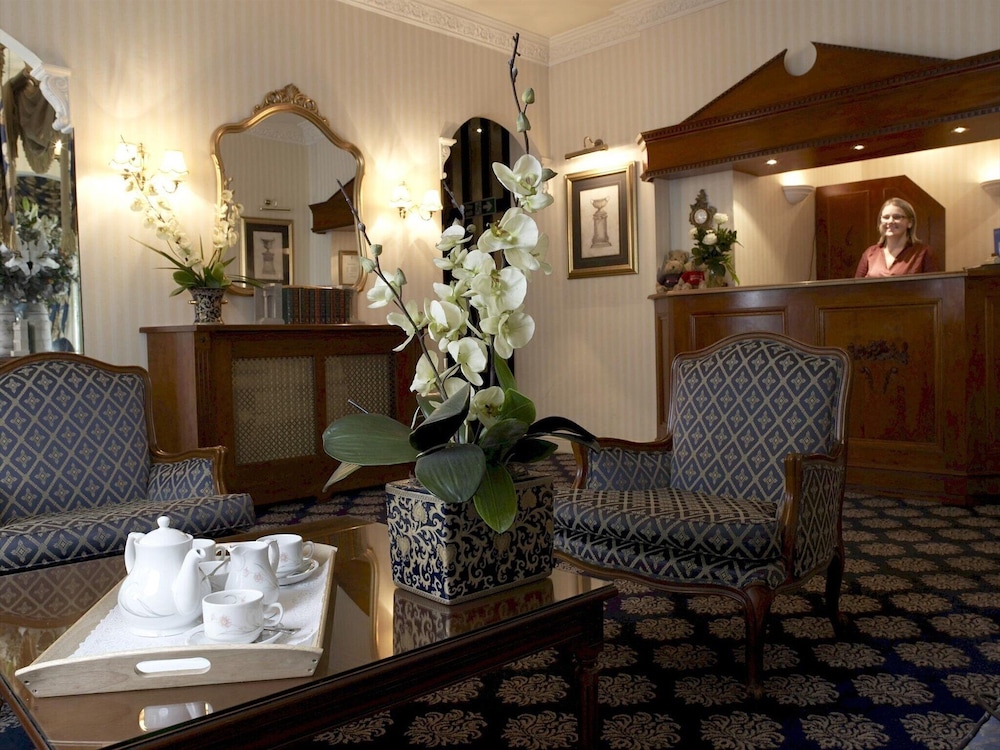 London Lodge Hotel 62/72