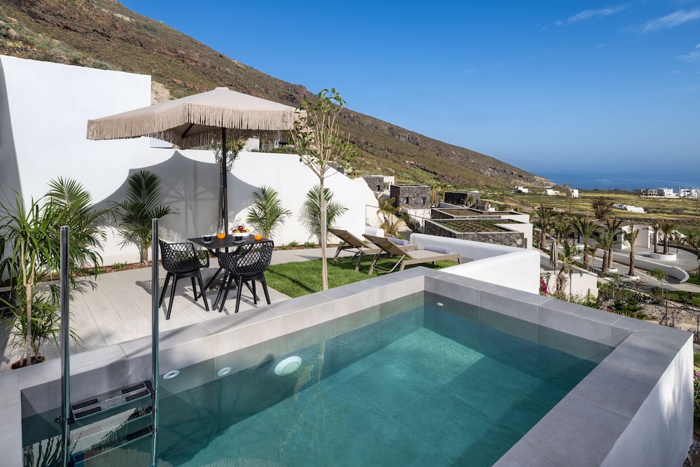 Palm Island Suites Santorini 57/66