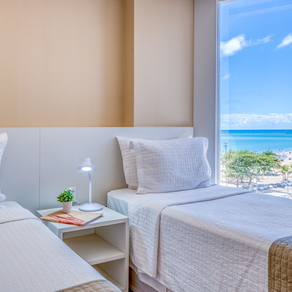 Hotel Brisa Suites 28/64