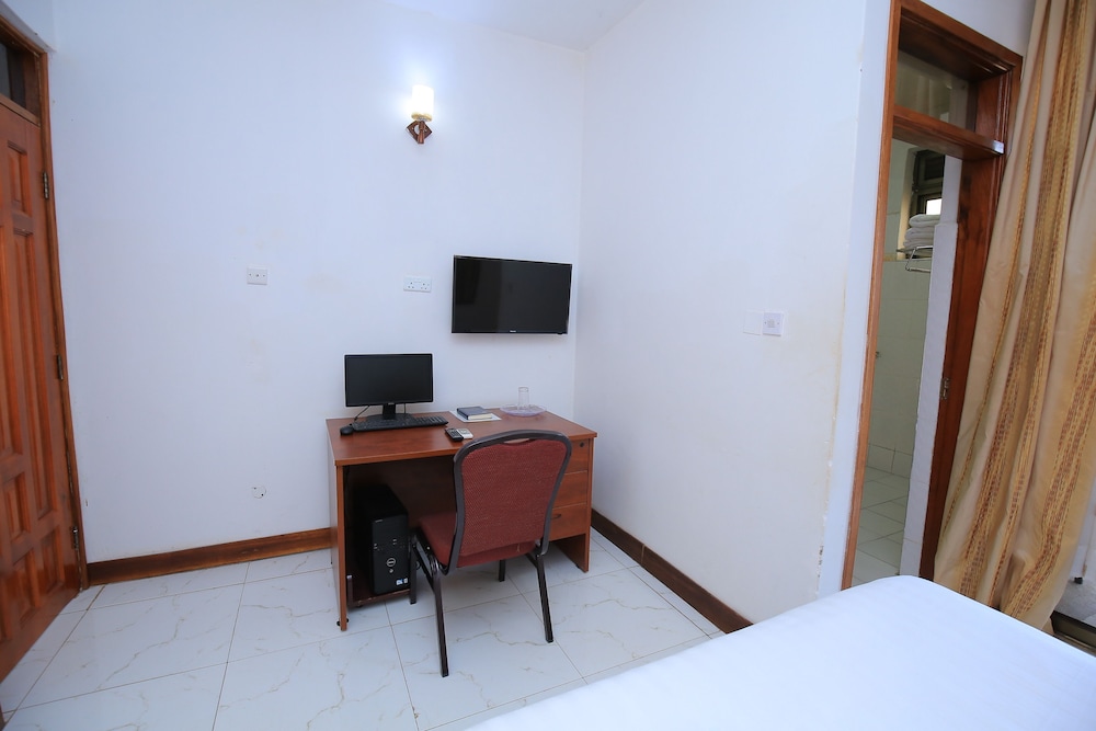 Frontiers Hotel Entebbe 46/50