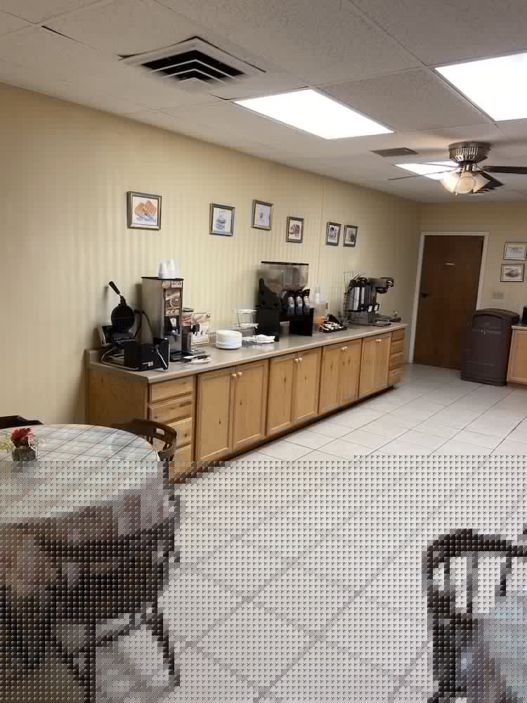 Econo Lodge Salina 20/38