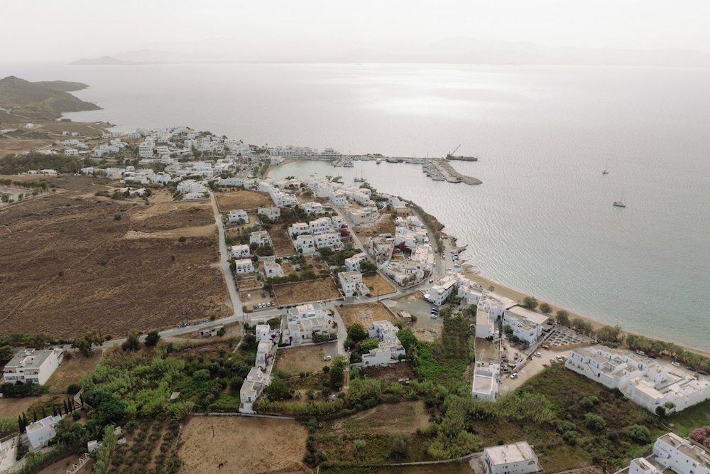 Pnoi Hotel 42/49