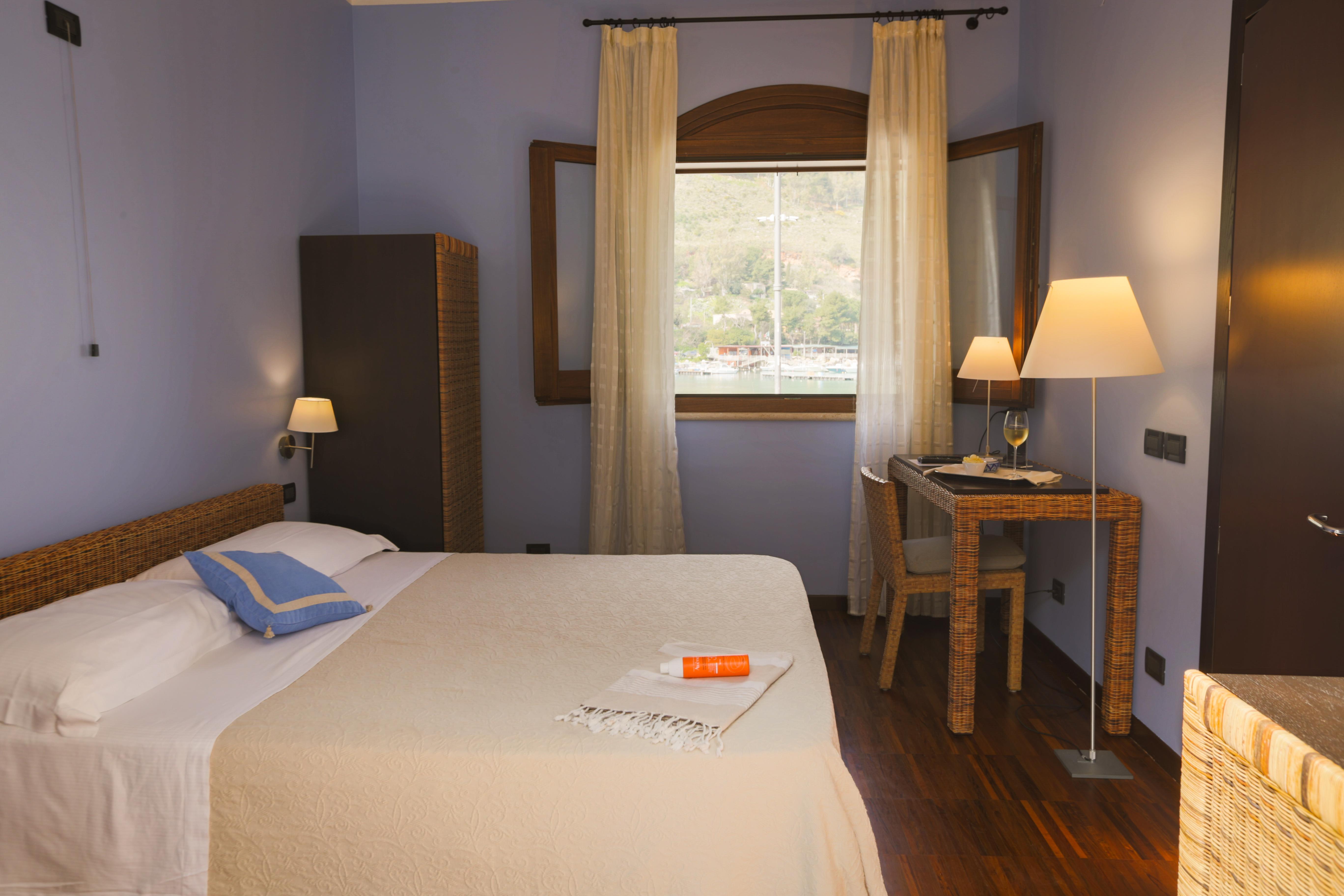 Economy, Double Bed, Street View