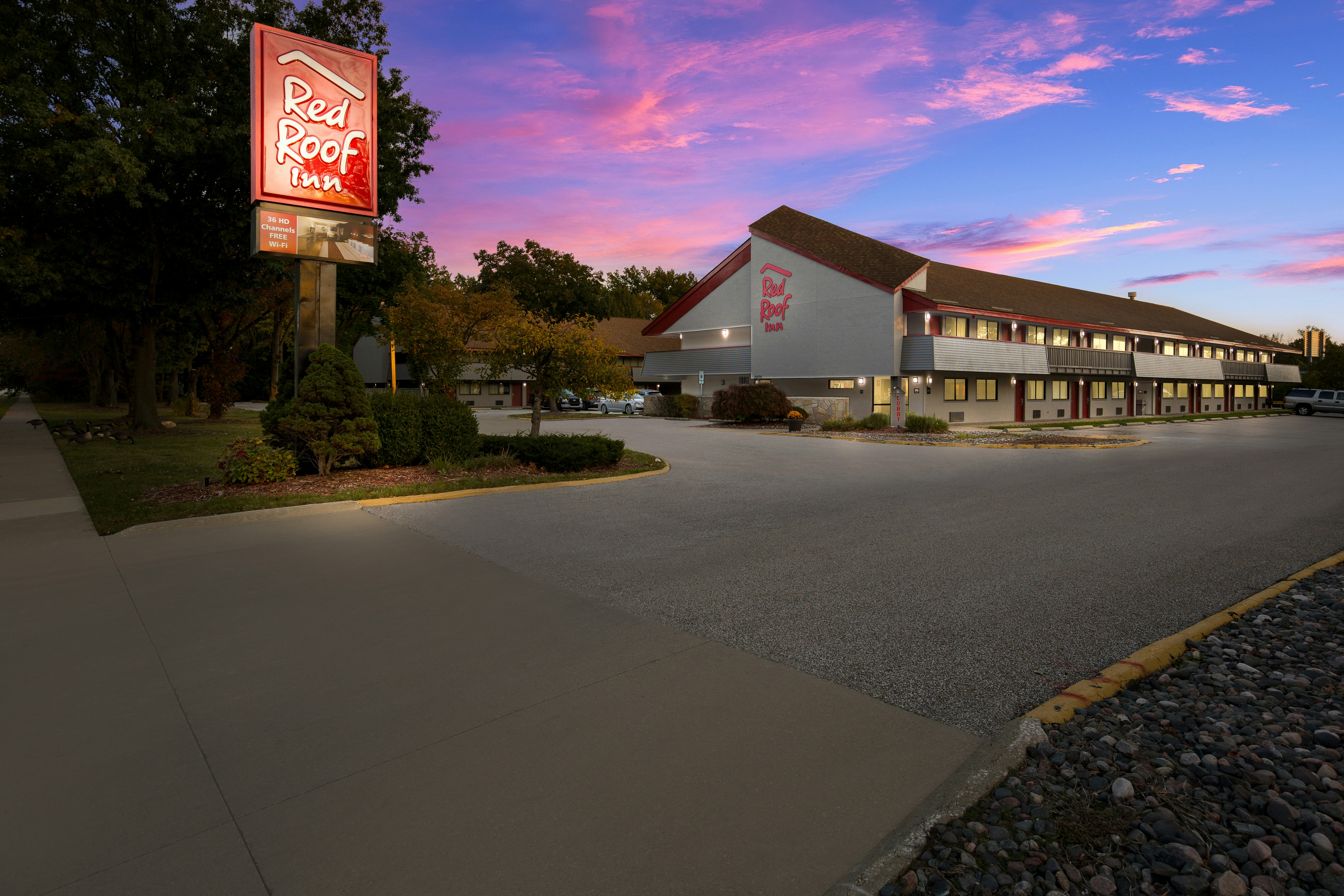 Red Roof Inn Cleveland - Westlake 32/35