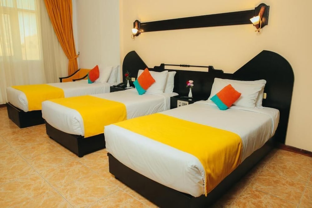 Aracan Hotel 8/33