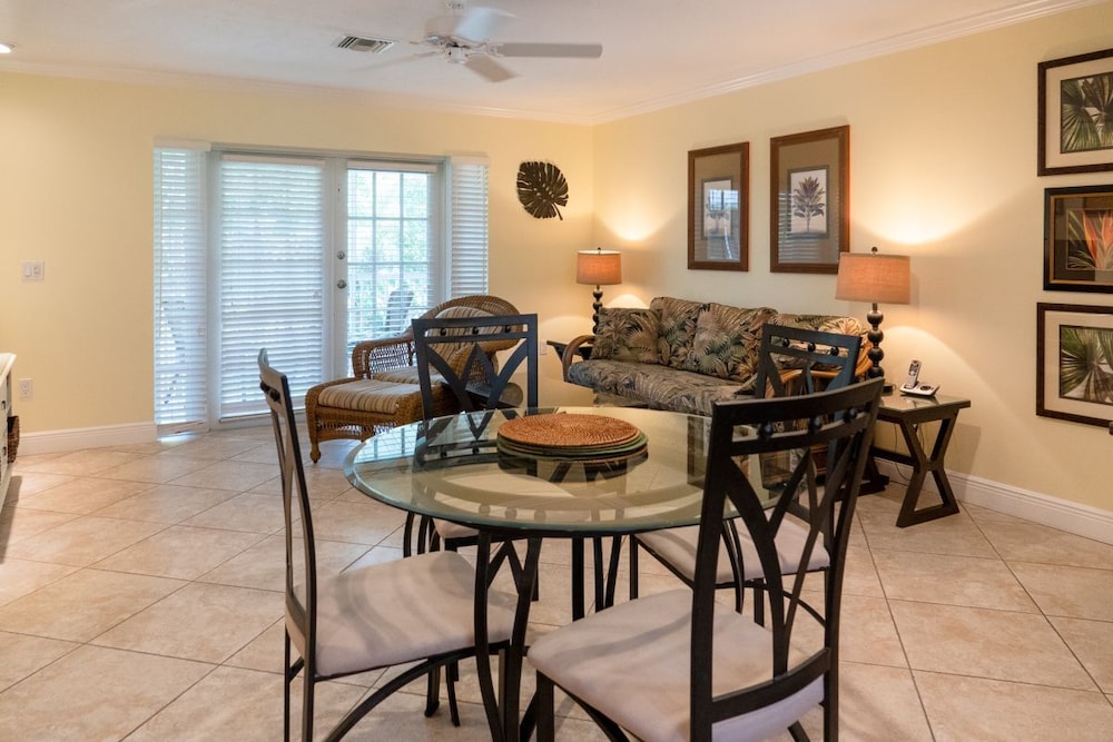 Siesta Key Inn 32/50