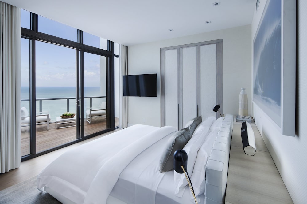 W South Beach Hotel 17/68