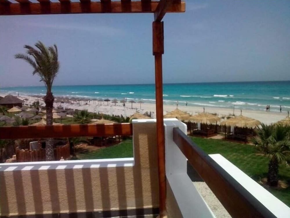 Thapsus Beach Resort 32/48