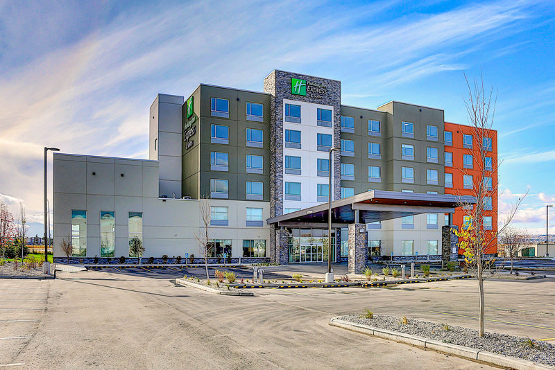 Holiday Inn Express Suites Calgary Airport Trail Ne 2/38