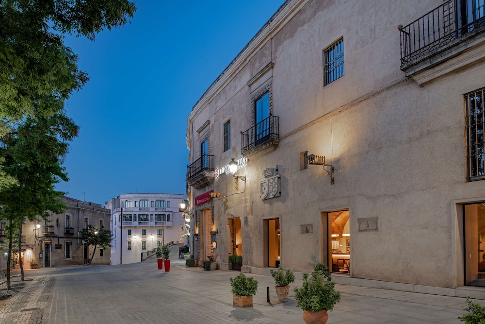 Nh Collection Caceres Palacio de Oquendo 46/50
