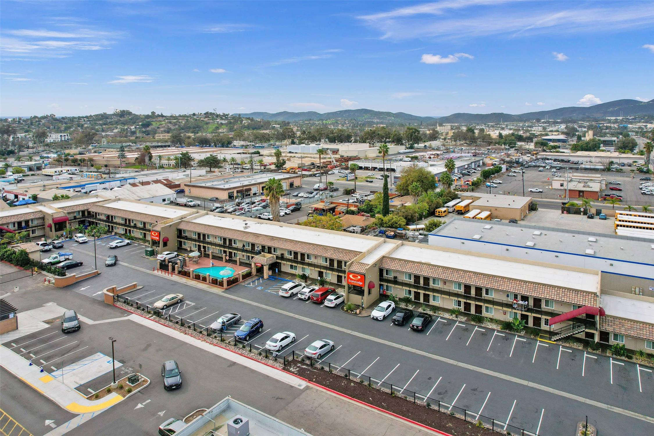 Econo Lodge Inn & Suites Escondido Downtown 48/48