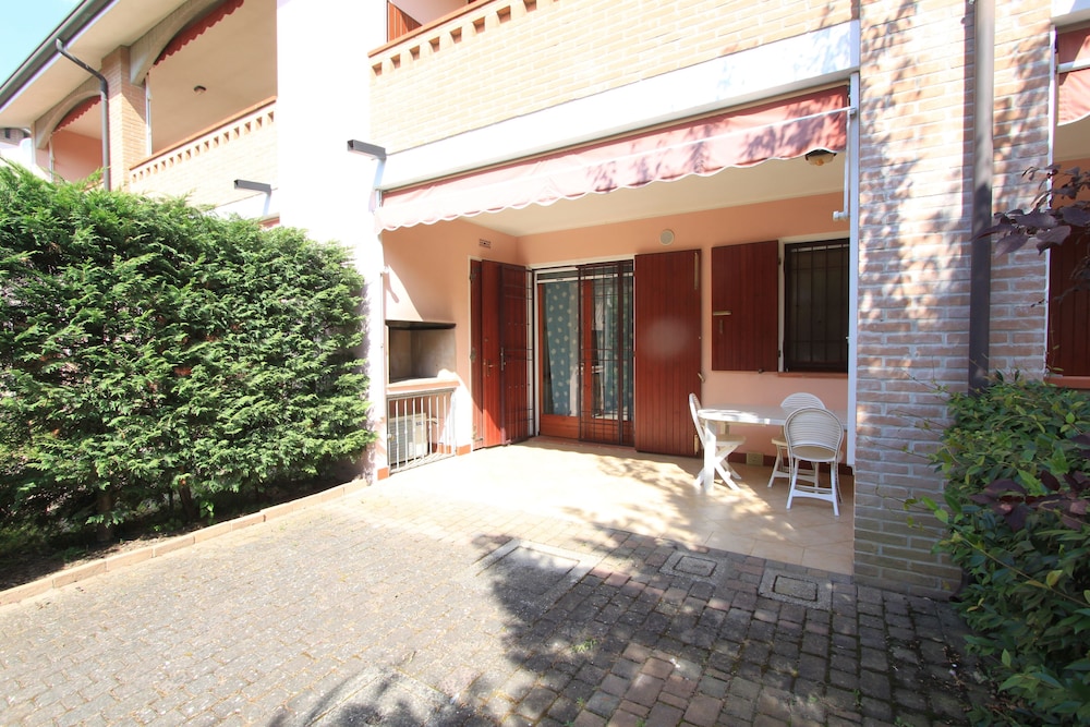Begonia Villas 3/38