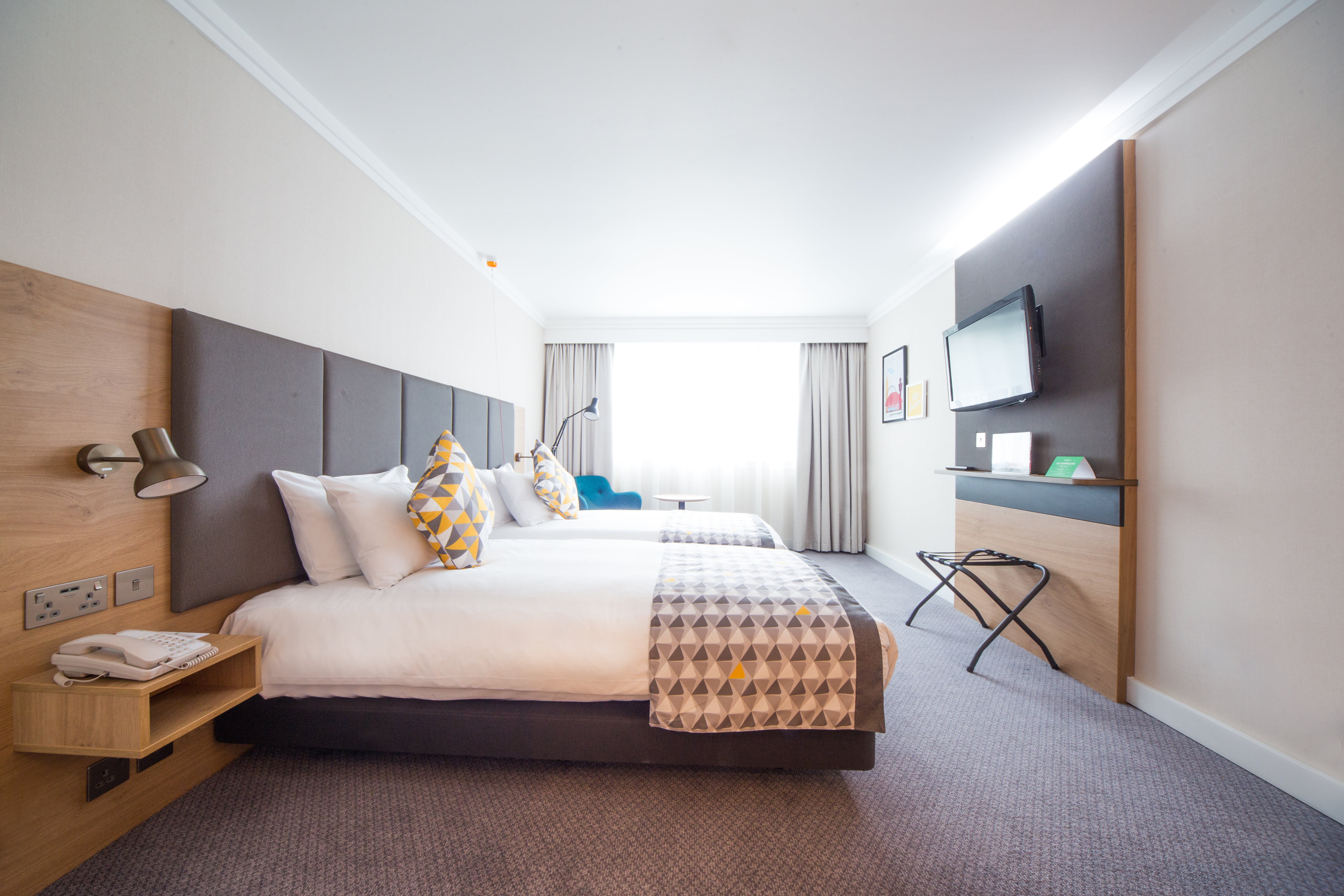 Holiday Inn Gatwick Airport 32/75