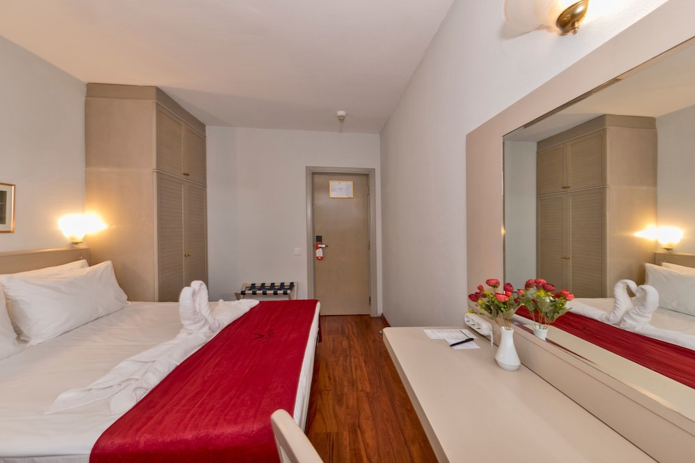 Febor Park Hotel 10/60