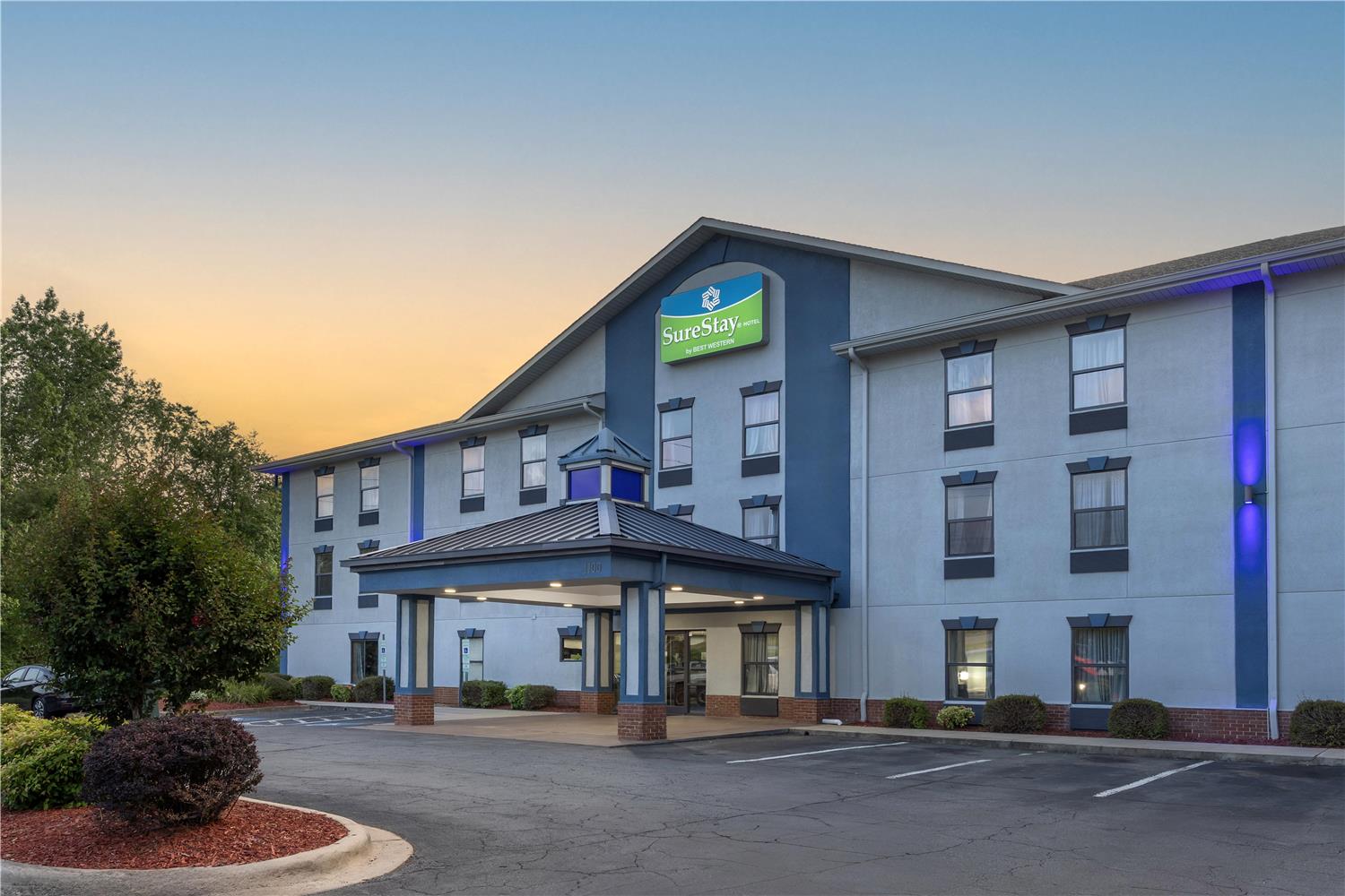 SureStay Hotel by Best Western Morganton 2/8