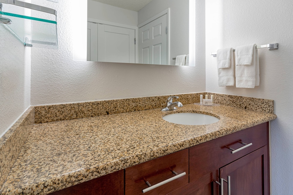 Residence Inn Sacramento Rancho Cordova 12/39