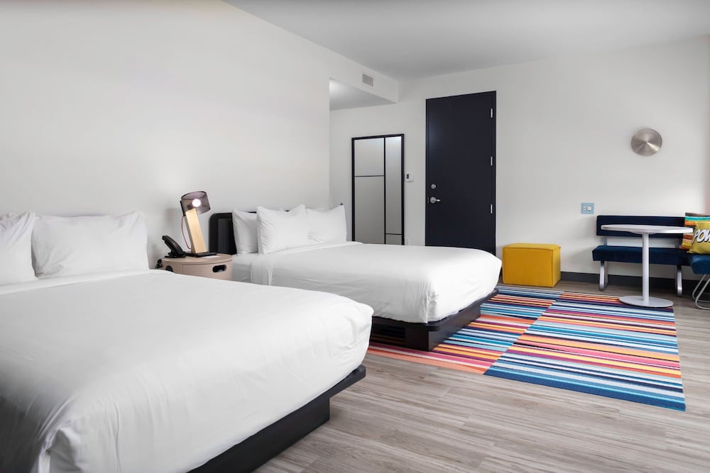 Aloft, 2 Queen Beds