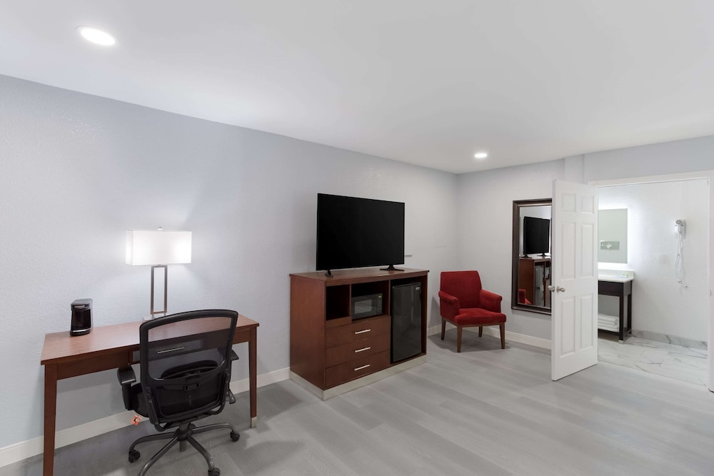 Quality Inn Redding Near I-5 45/51