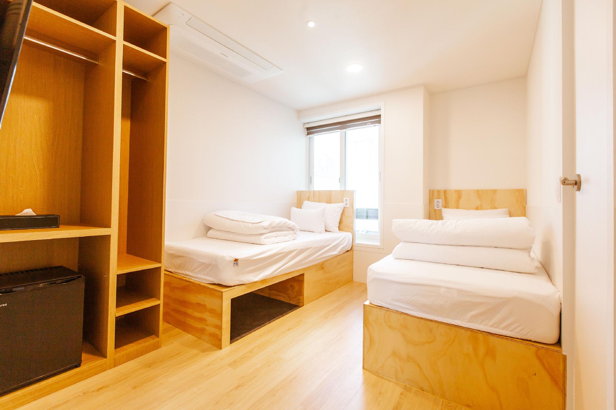 Standard, Double or Twin Bed