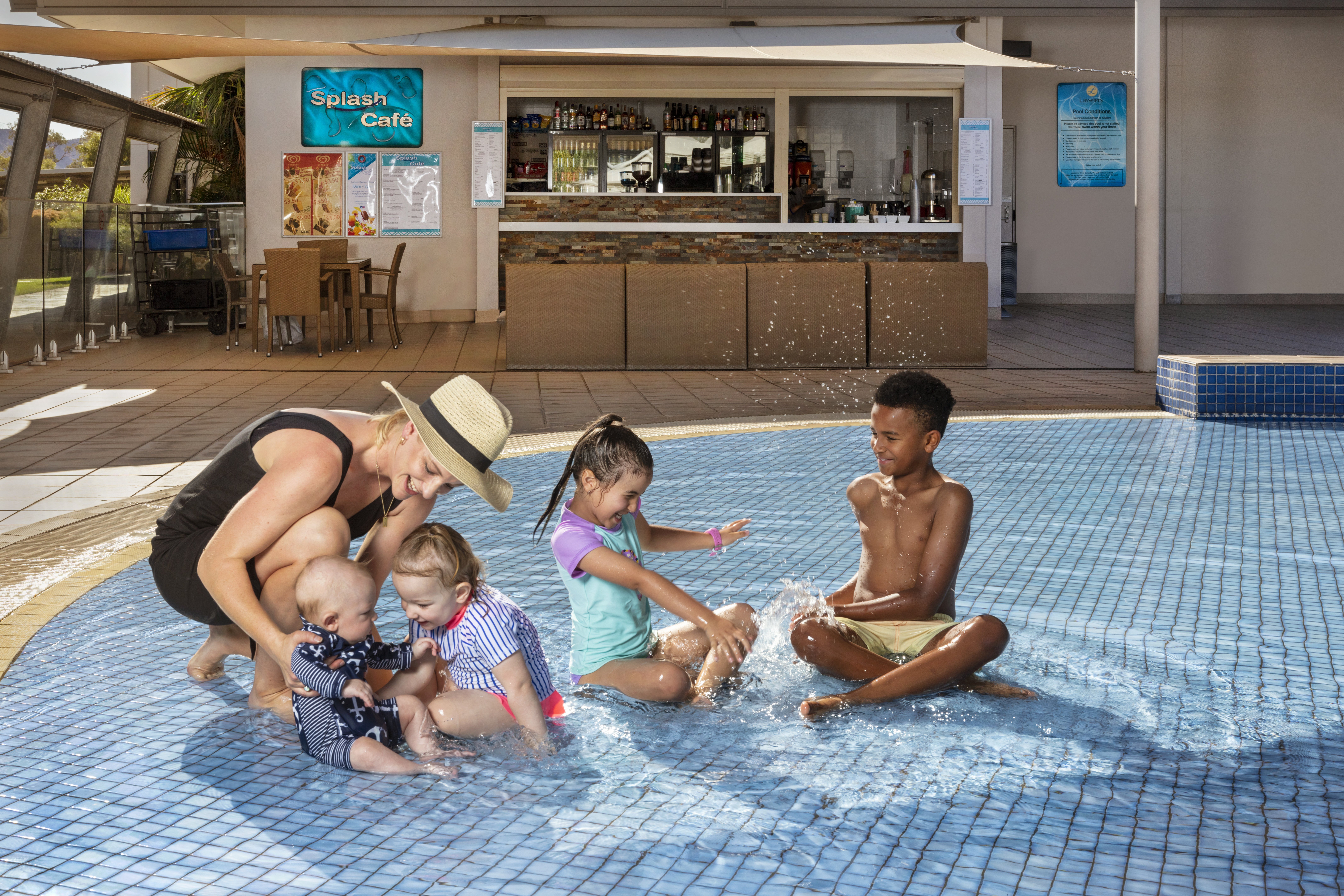 Crowne Plaza Alice Springs Lasseters 29/57