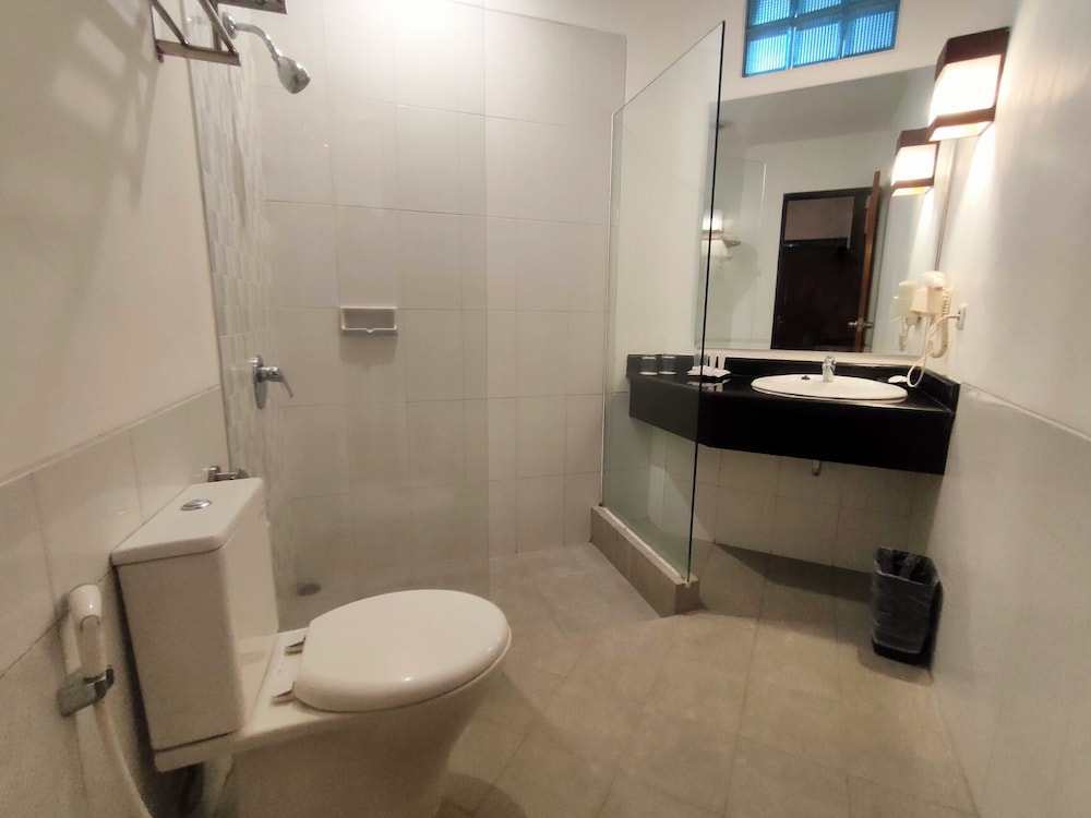 El Hotel Kartika Wijaya Batu 25/57
