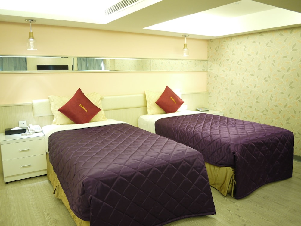 BUSINESS, TWIN BEDS