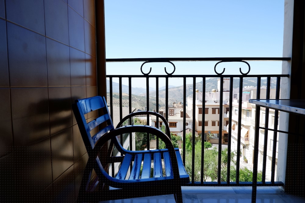 Central Hotel 36/60