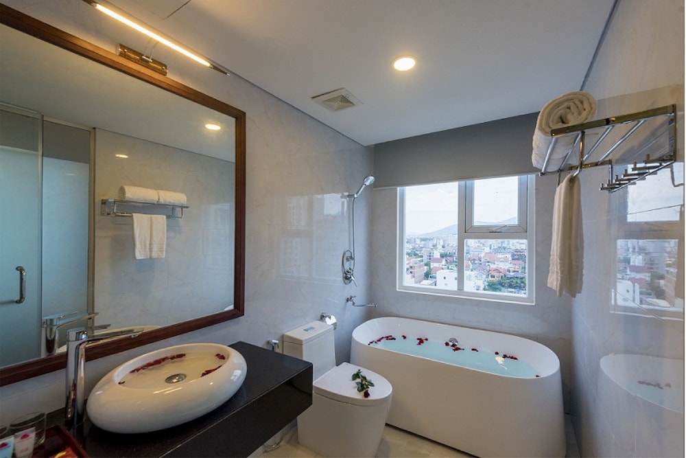Crystal Hotel 31/31