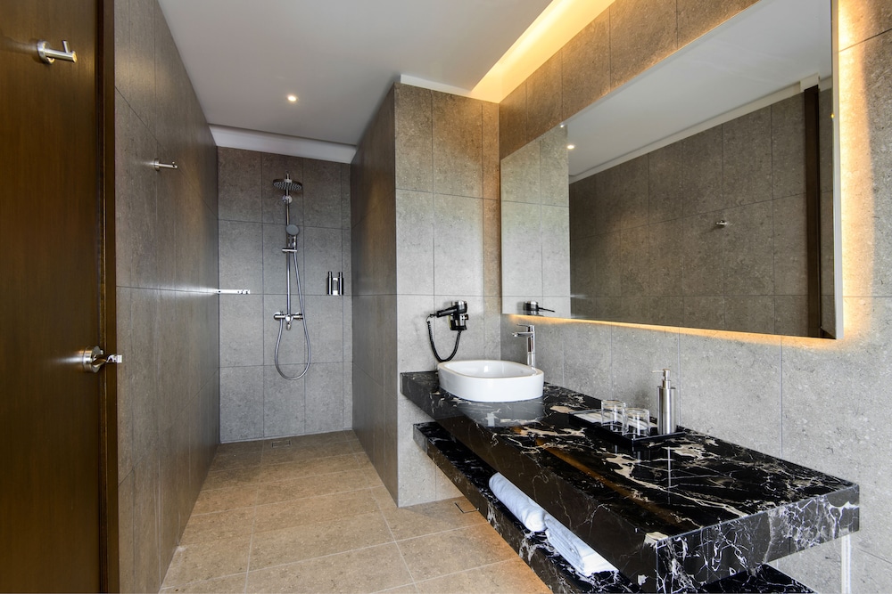 Savv Hotel 49/50