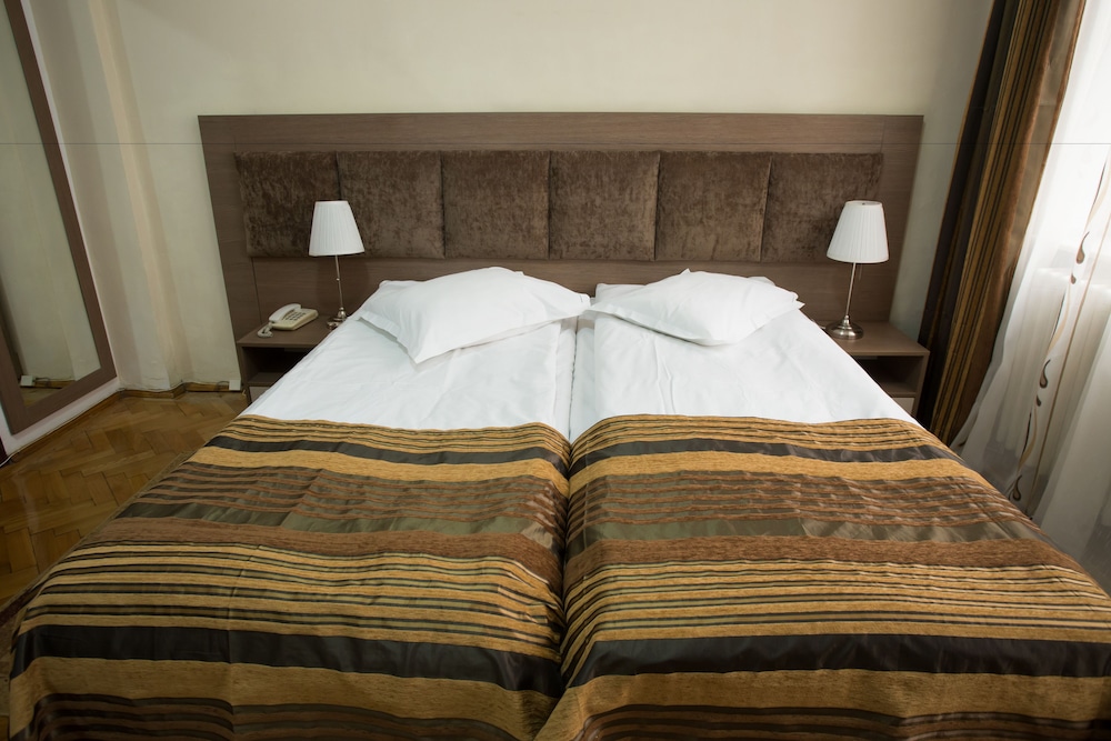 Hotel Rina Cerbul 16/34