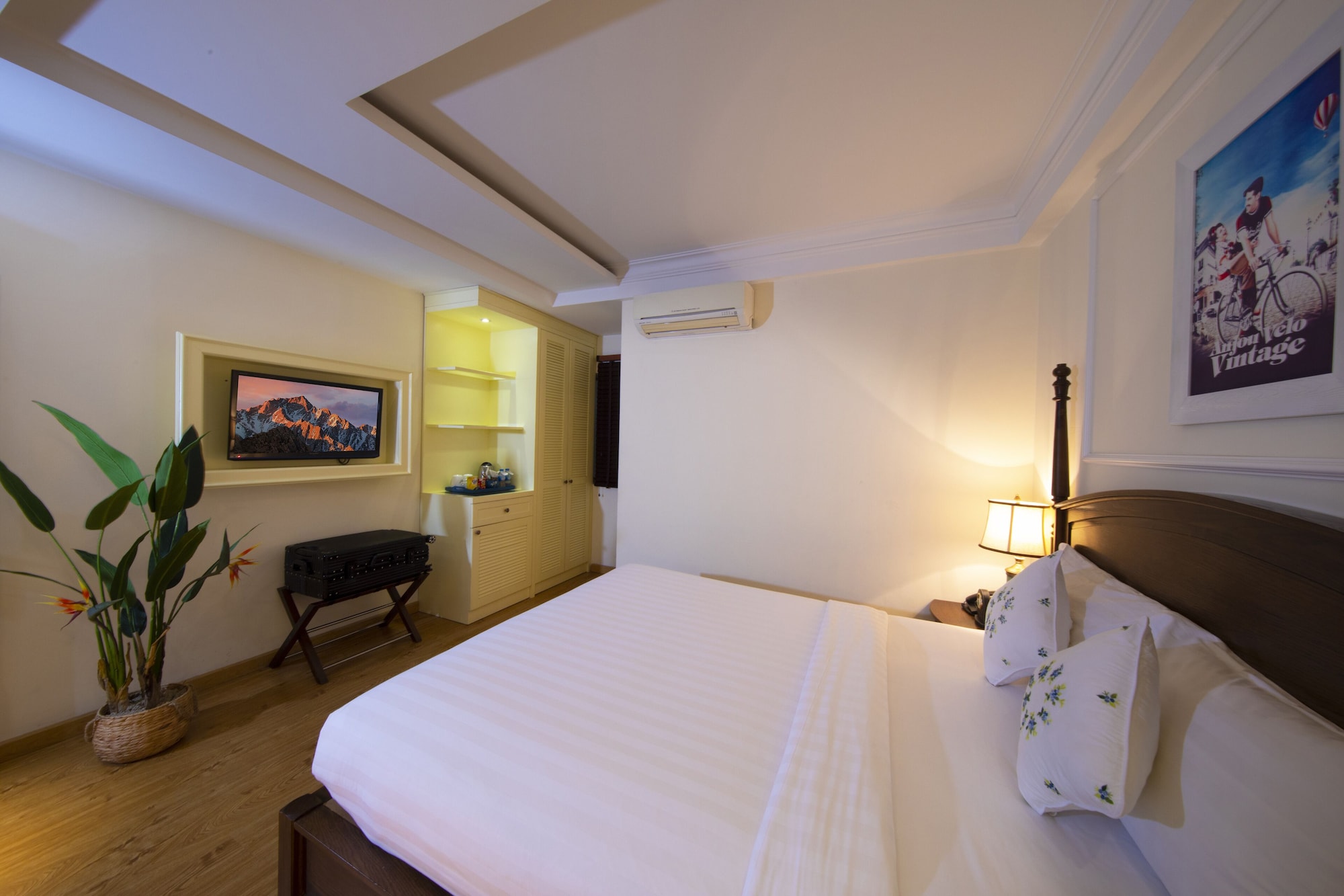 SUPERIOR, DOUBLE BED