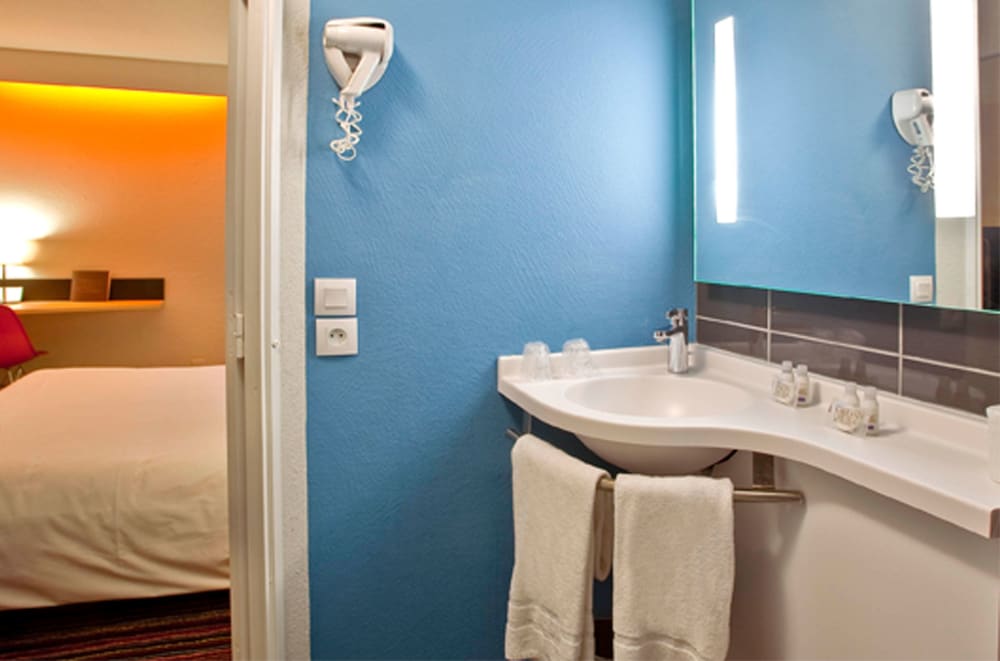 Hotel Kyriad Tours Sud - Chambray Les Tours 48/49