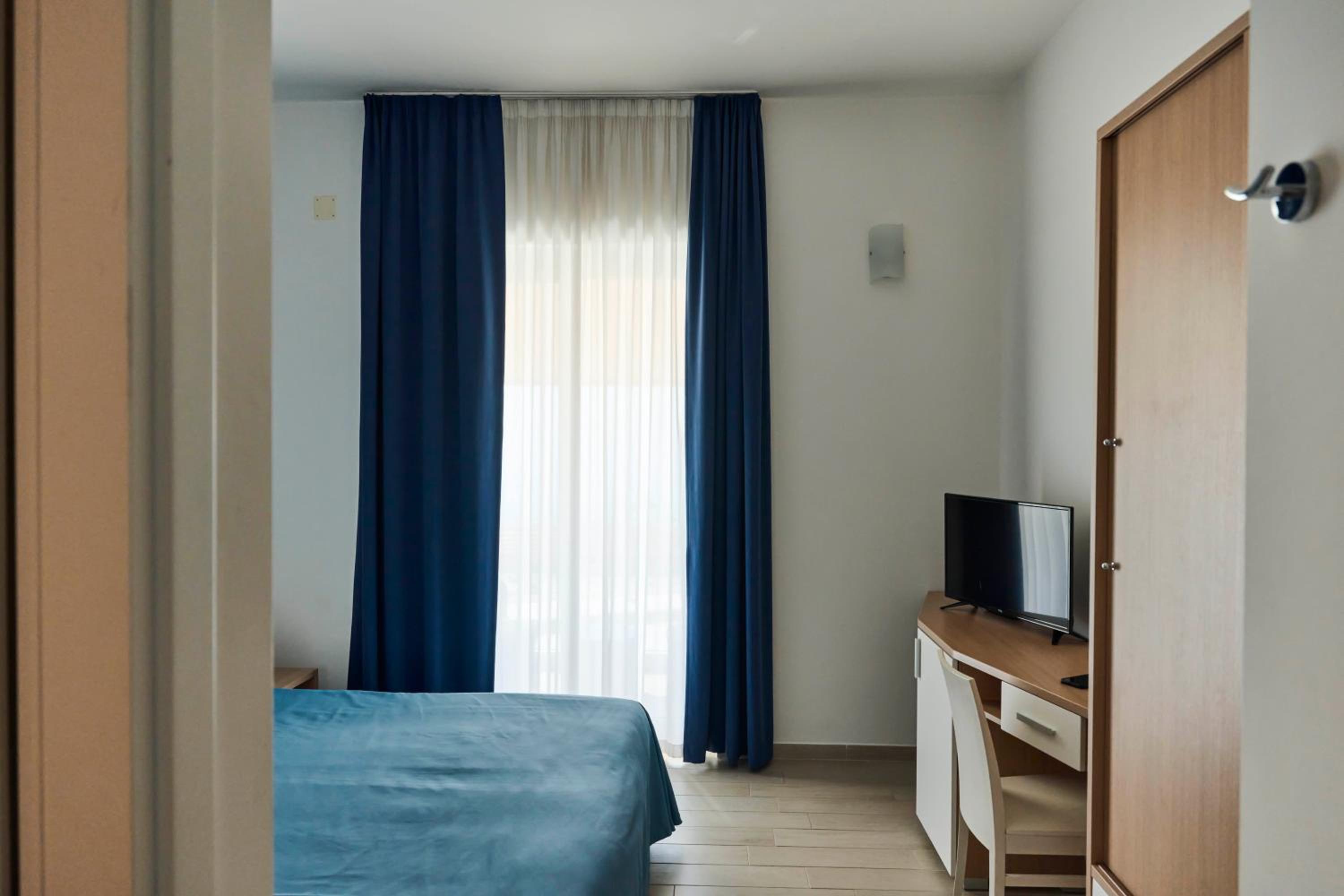 Room, Queen Bed, Sea View