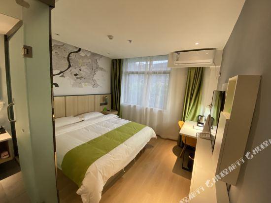 Room at Vatica Hotel Anqing Wuyue Square Boai Hospital, ANQING