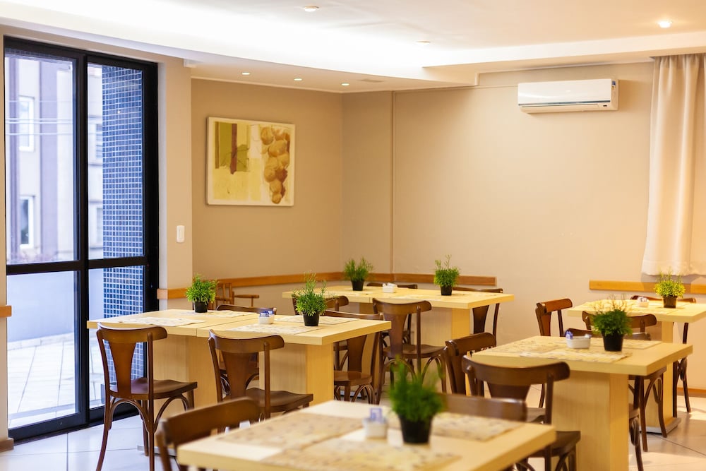 Tri Hotel & Flat Caxias 64/70
