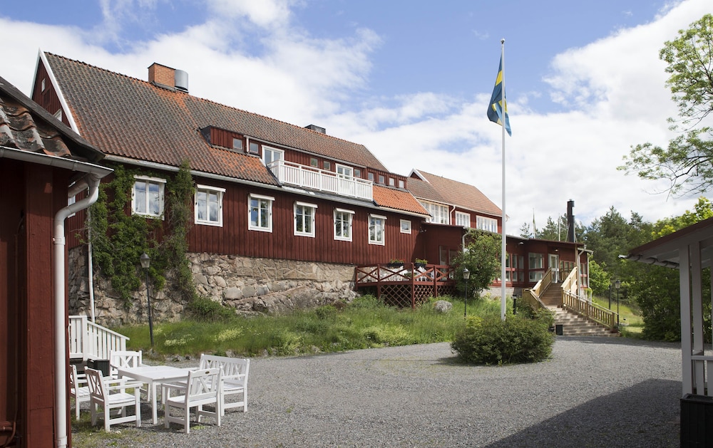 Skeviks Gård 1/50