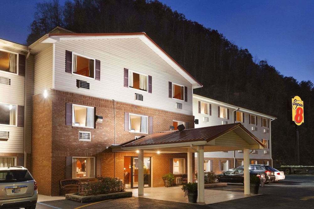 Super 8 Prestonsburg 4/25