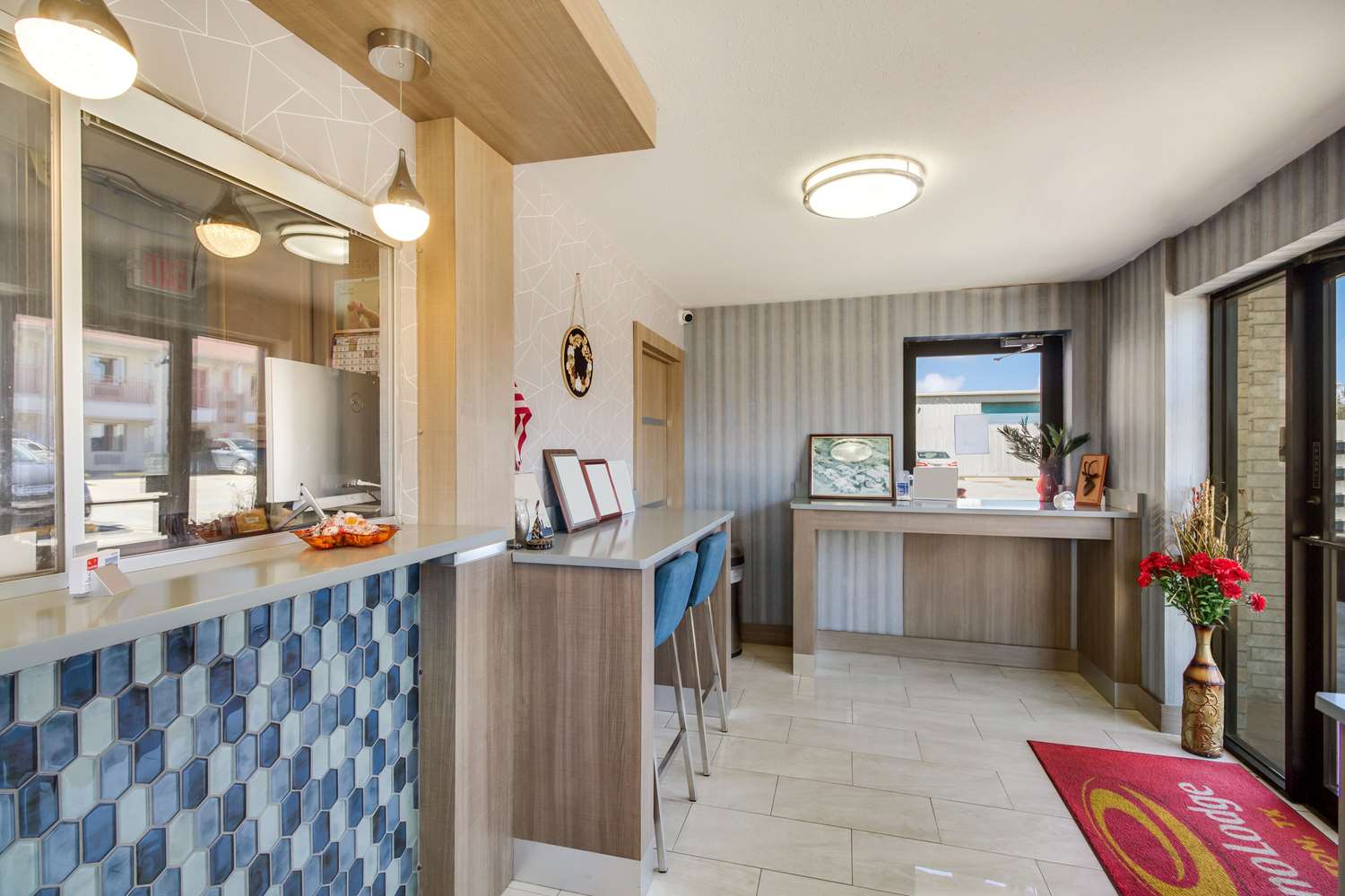 Prestige Inn 4/13