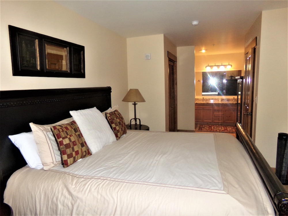 Springs 2 Bed 3 Bath Murphy 20/50