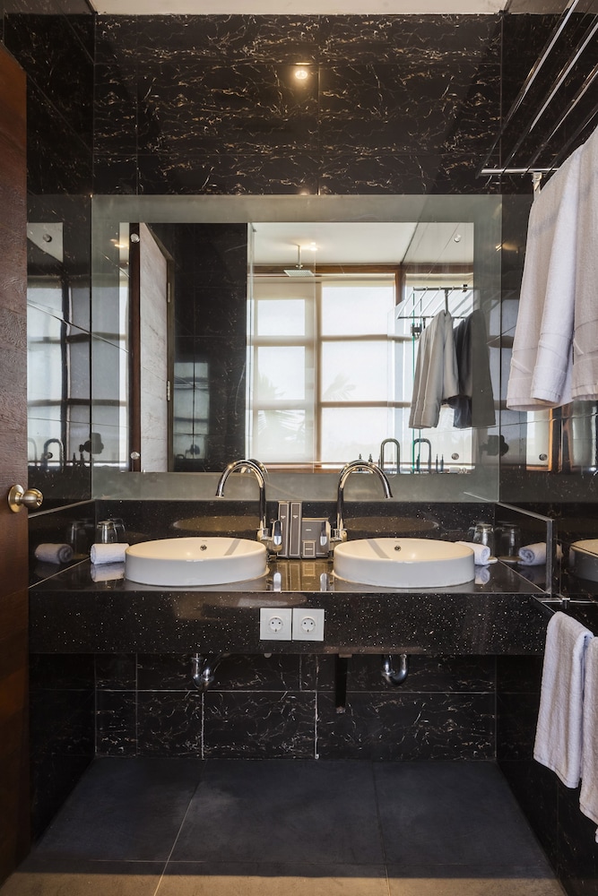 Imani Suite Seminyak 44/50