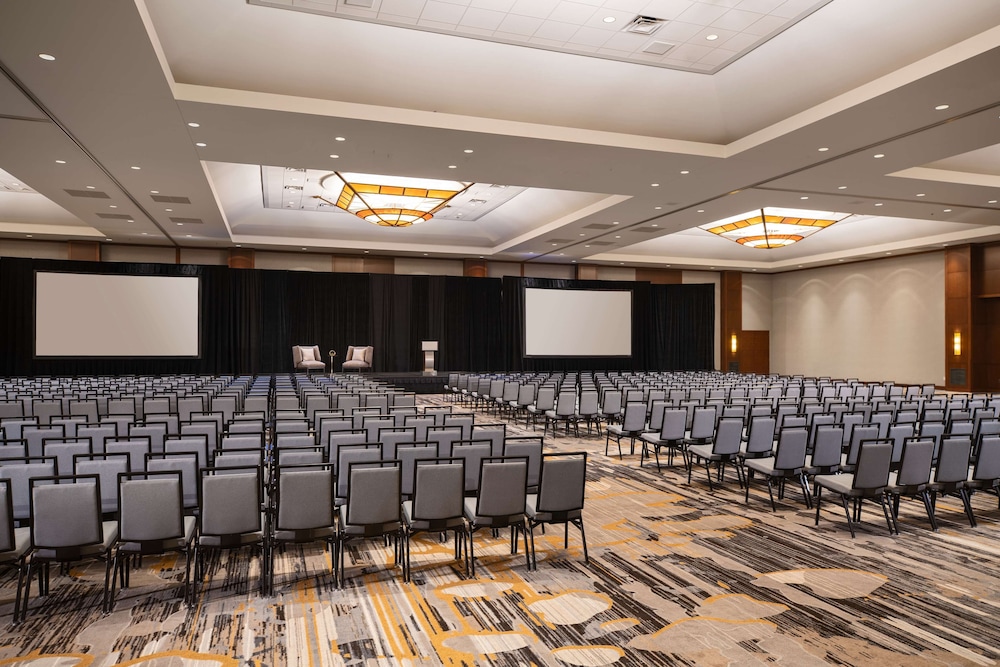 Hyatt Regency Coralville 55/66