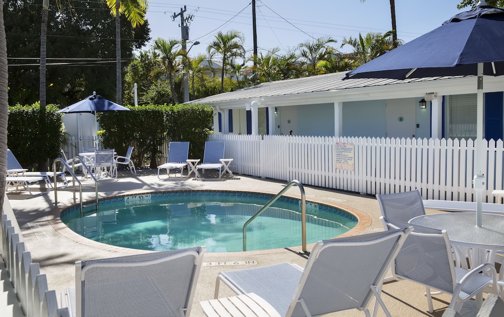 Southwinds Motel 6/45